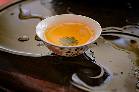 角落茶香，梦绕养生，品茶四时宜